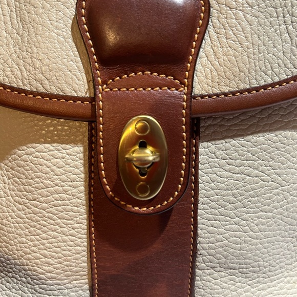 Coach Vintage Sheridan Marion Crossbody Bag in Brown and Cream - Picture 5 of 11